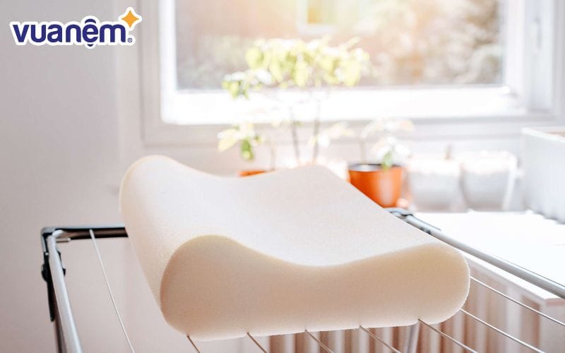 Vệ sinh gối foam bằng cách giặt sâu