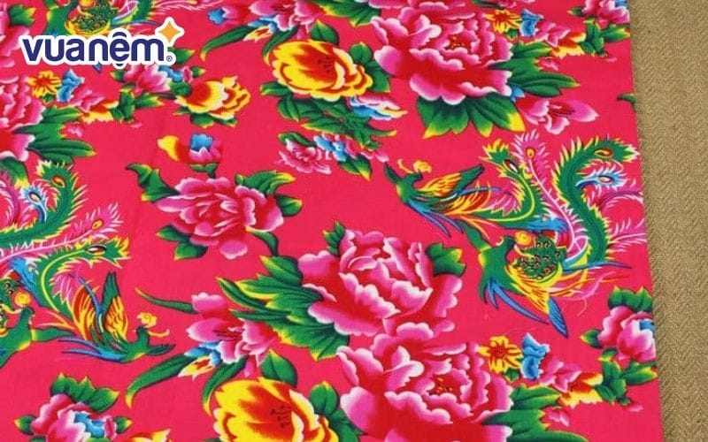 Vải con công được làm từ nhiều chất liệu cao cấp
