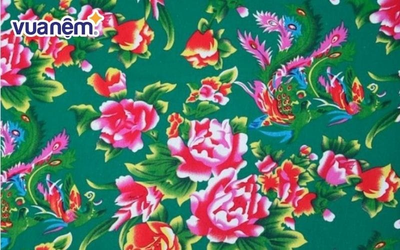 Chăn con công nổi bật với màu xanh đẹp mắt