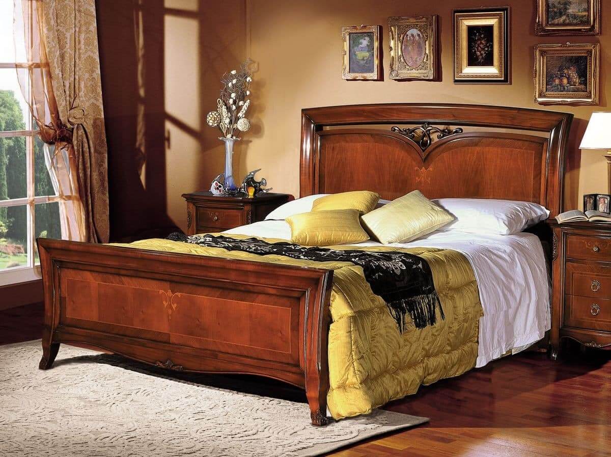Giường ngủ gỗ Hương cổ điển 