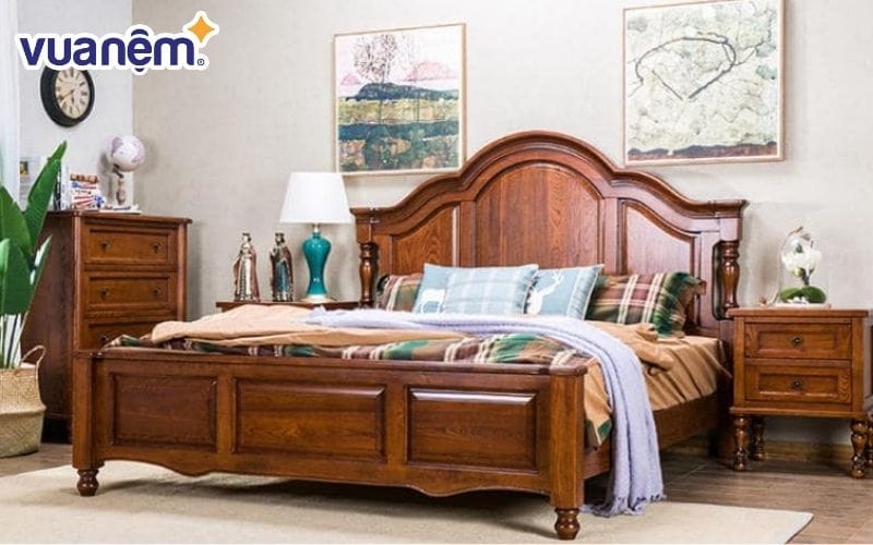Top mẫu giường ngủ gỗ Hương đẹp theo phong cách tân cổ điển