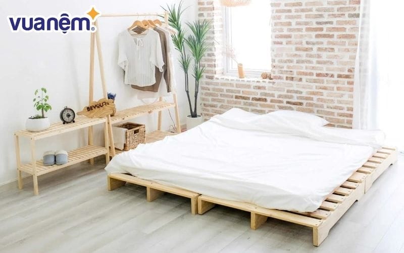 Giường ngủ gỗ pallet