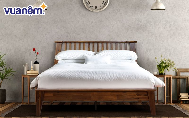 Giường ngủ gỗ tràm kiểu dáng vintage