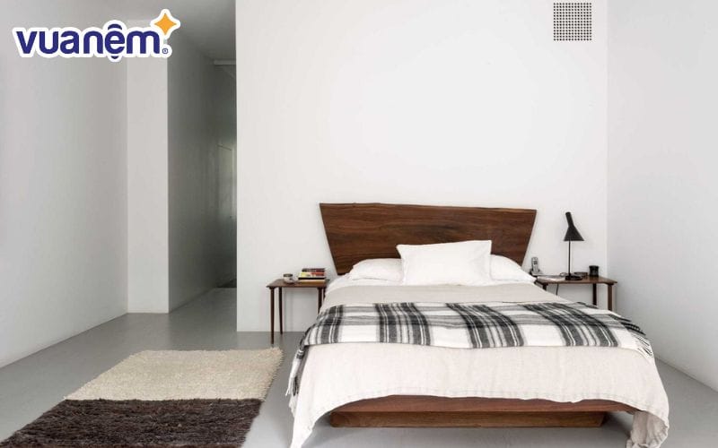 Giường ngủ gỗ tràm có nhiều ưu điểm như: bền, chống mối mọt tốt, giá thành rẻ, vân gỗ đẹp