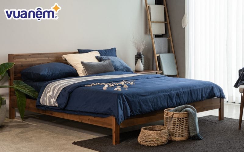 Mẫu giường gỗ Tràm phong cách hiện đại 