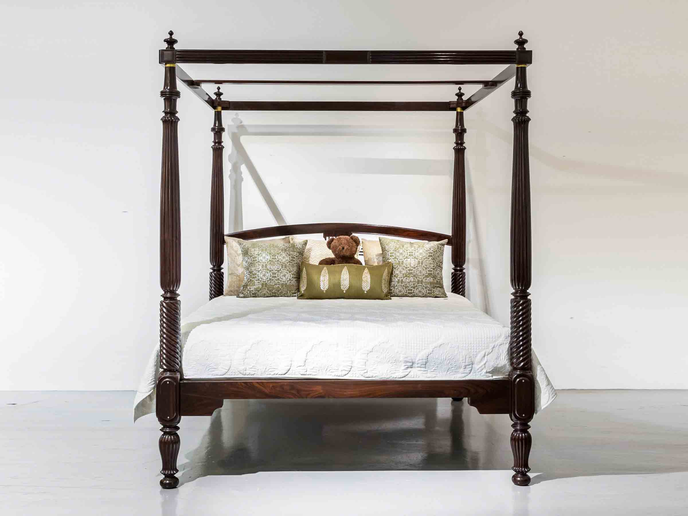 mẫu giường gỗ cẩm lai