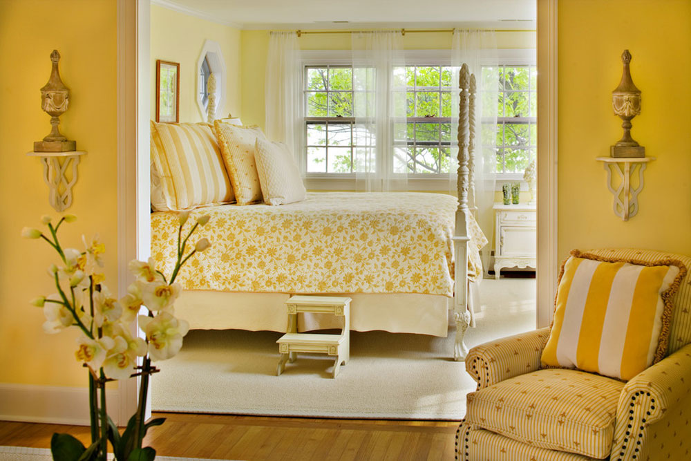 phòng ngủ sơn màu vàng