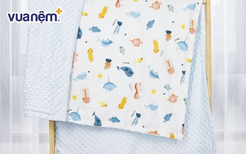Chăn cho bé sơ sinh mùa đông Comfybaby 2 lớp
