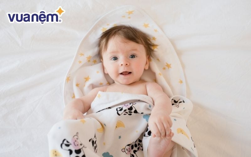 Chọn chăn cho bé sơ sinh mát mẻ vào mùa hè, ấm áp vào mùa đông