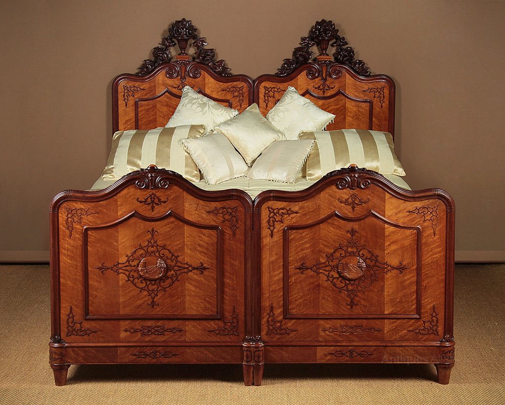 mẫu giường ngủ gỗ gụ đẹp