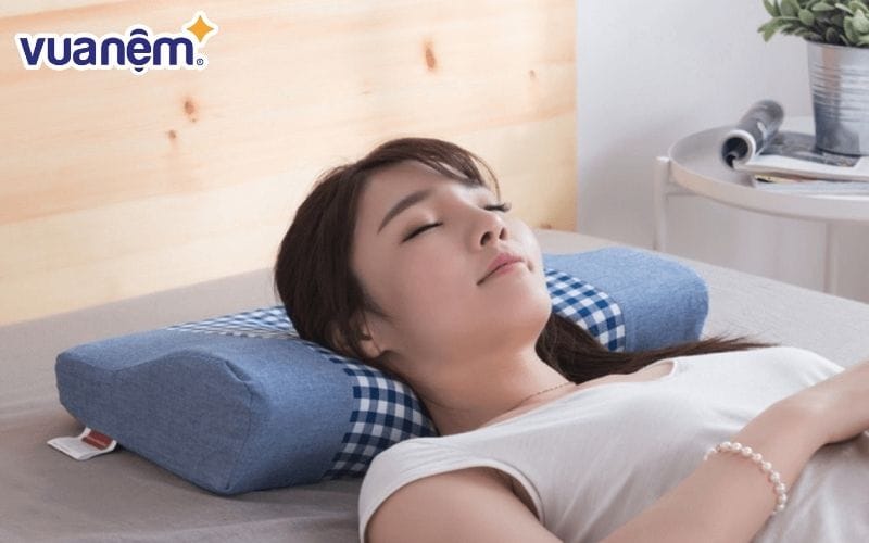 Lựa chọn gối ngủ có độ cao thích hợp Lựa chọn gối ngủ có độ cao thích hợp để giảm tình trạng ngủ nhiều mập mặt