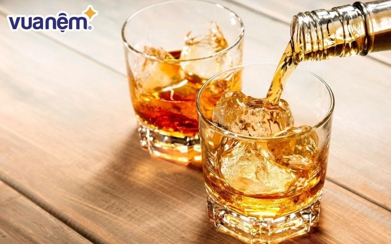 Rượu thường làm giấc ngủ nông, dễ tỉnh giấc giữa đêm