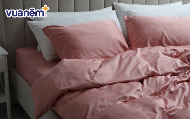 Bộ chăn ga gối lụa cần được bảo quản kỹ càng