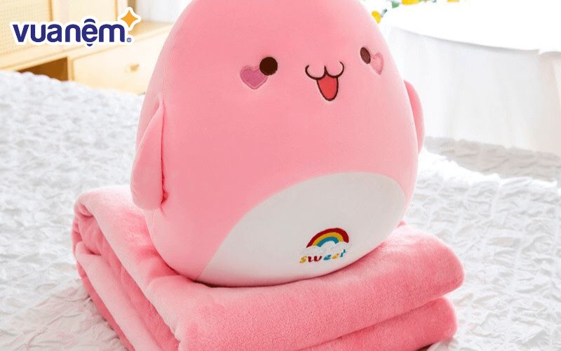 Bộ chăn nỉ văn phòng hình thỏ con giúp bạn không bị lạnh khi ngồi điều hòa
