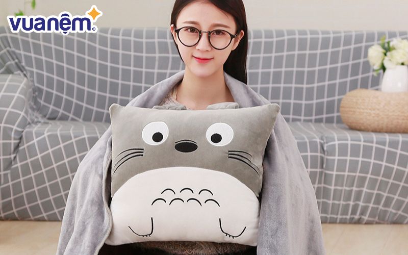Bạn có thể giặt tay hay giặt máy chăn đắp văn phòng đều được
