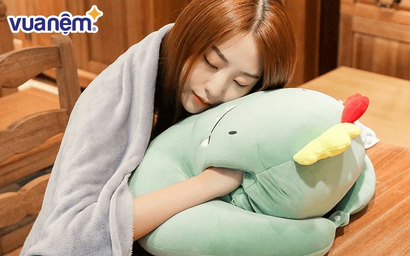 Bộ chăn gối ngủ văn phòng, chăn mền văn phòng trở thành món đồ quan trọng