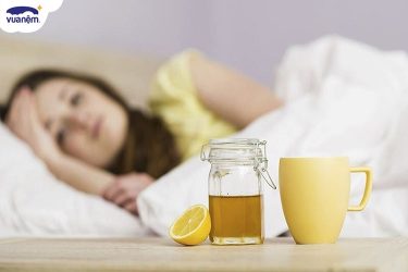 Cách pha mật ong uống trước khi đi ngủ