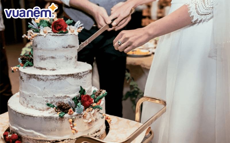 Ý nghĩa cắt bánh cưới và rót Sampanh trong ngày lễ trọng đại