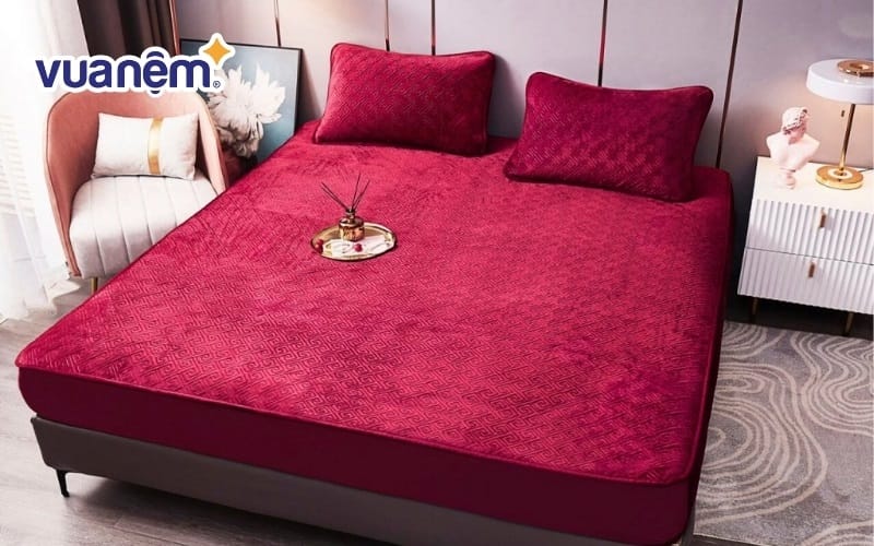 Những bộ chăn ga nỉ nhung thường rất dễ bị bám bẩn và khó làm sạch nên cần có cách vệ sinh và bảo quản riêng