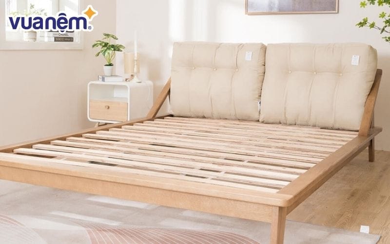 Giường gỗ sồi Amando Padova được phân phối tại Vua Nệm