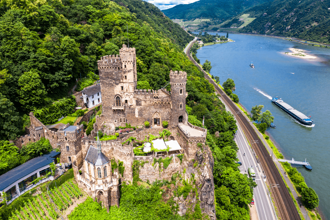 Lâu đài Burg Rheinstei 