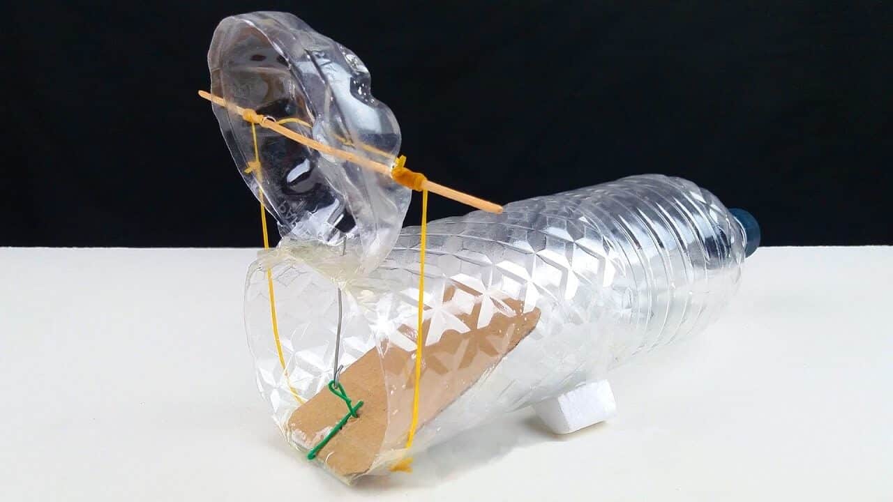 Làm bẫy chuột bằng chai nhựa