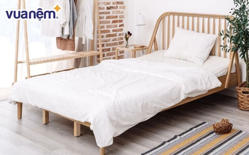 Các sản phẩm giường ngủ từ Phố Sofa được làm từ gỗ tự nhiên, với nhiều loại như lim, xoan đào, xoan ta,…