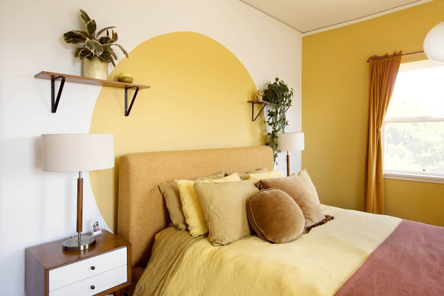 Phòng ngủ Pastel tone màu vàng