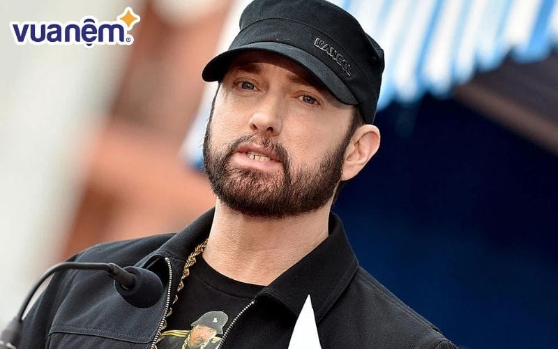 Eminem – Rapper Triệu đô cũng có một thói quen ngủ kỳ lạ