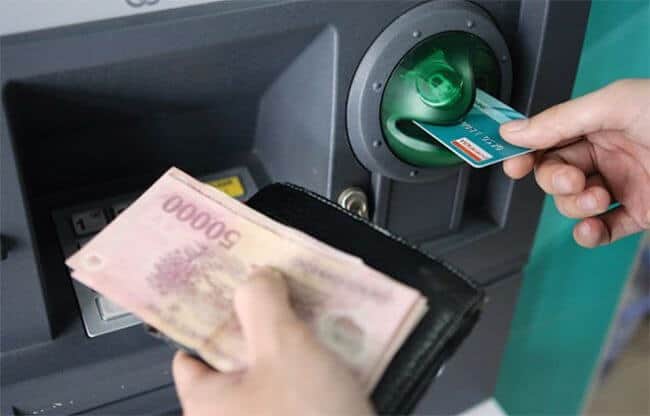 cách rút tiền từ thẻ ATM an toàn