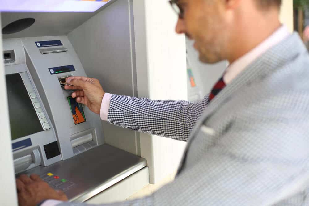 cách rút tiền từ thẻ ATM không bị từ chối giao dịch