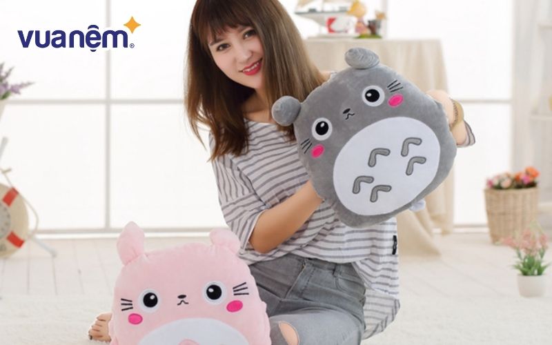 Bộ sản phẩm gối ngủ 3 trong 1 thường có kích thước và trọng lượng gọn nhẹ, đa dạng chủng loại