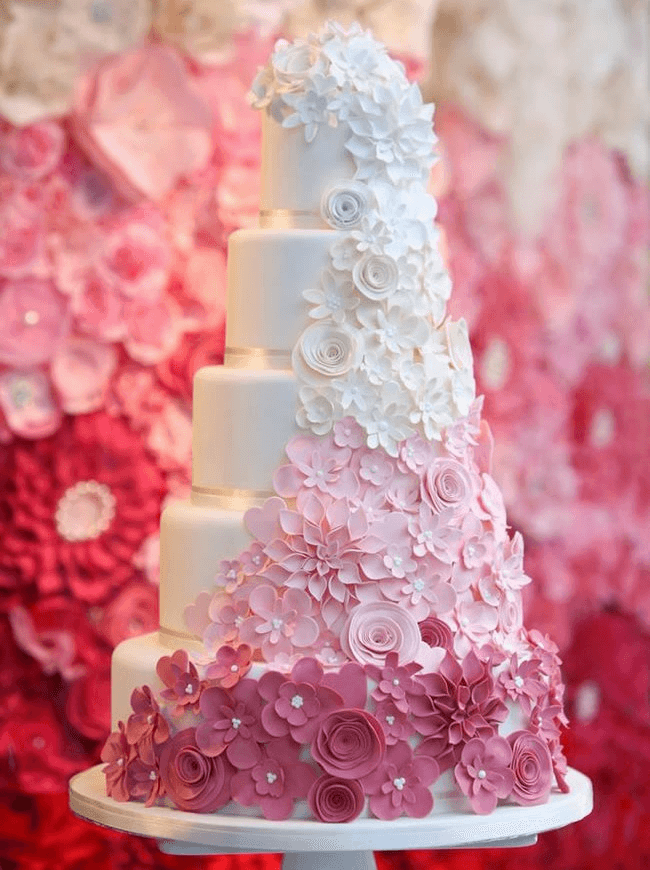 Bánh kem tiệc cưới với tone hồng trắng 