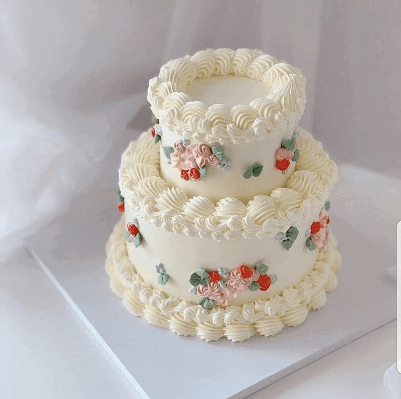 Bánh cưới tone trắng kem đơn giản 