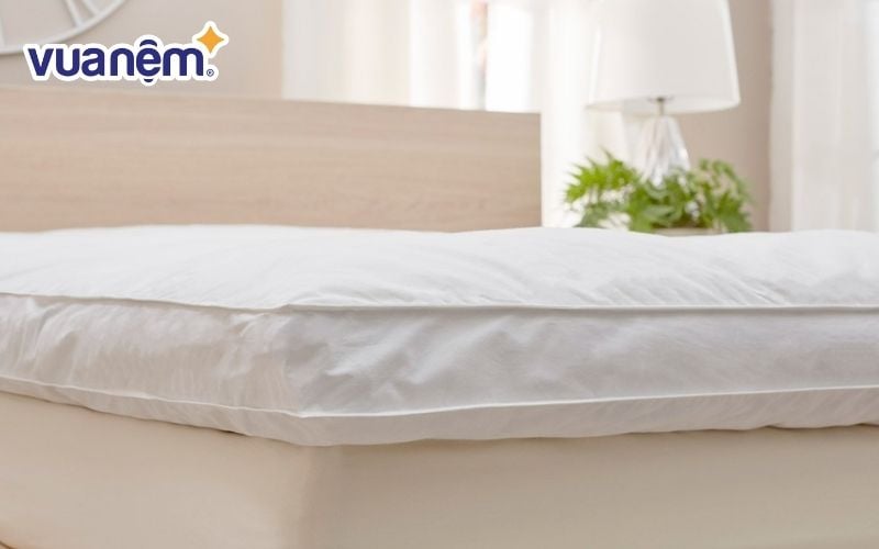 Topper lông vũ không gây nóng khi nằm