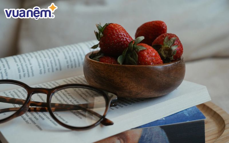 Bổ sung những loại đồ ăn vặt nhiều đường sẽ giúp làm giảm nhanh cơn buồn ngủ