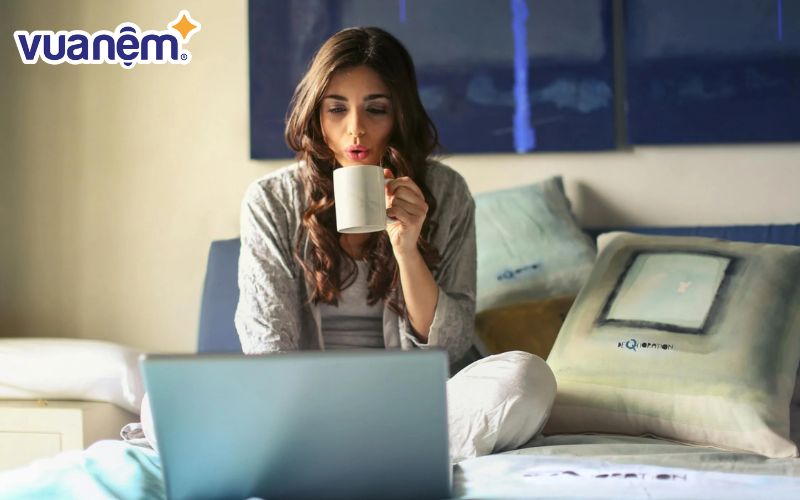 Uống nhiều nước là cách hết buồn ngủ cực kỳ đơn giản nhưng hiệu quả cao