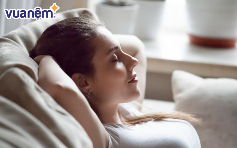 Nếu cảm thấy quá mệt mỏi, bạn nên thưởng cho bản thân những giấc ngủ ngắn