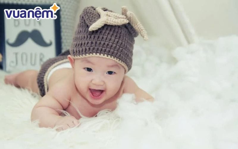 Bé sinh tháng 6 thường được hưởng tính cách hoạt bát, tự tin, có tinh thần lạc quan và sức sống dồi dào