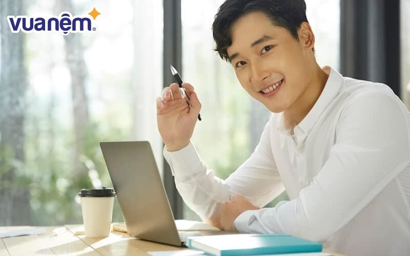 Hoàng Anh luôn lịch lãm và nổi bật