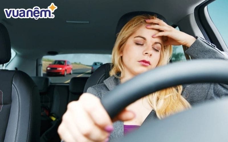 Dấu hiệu nhận biết cơ thể bạn đang thiếu ngủ và không thể lái xe