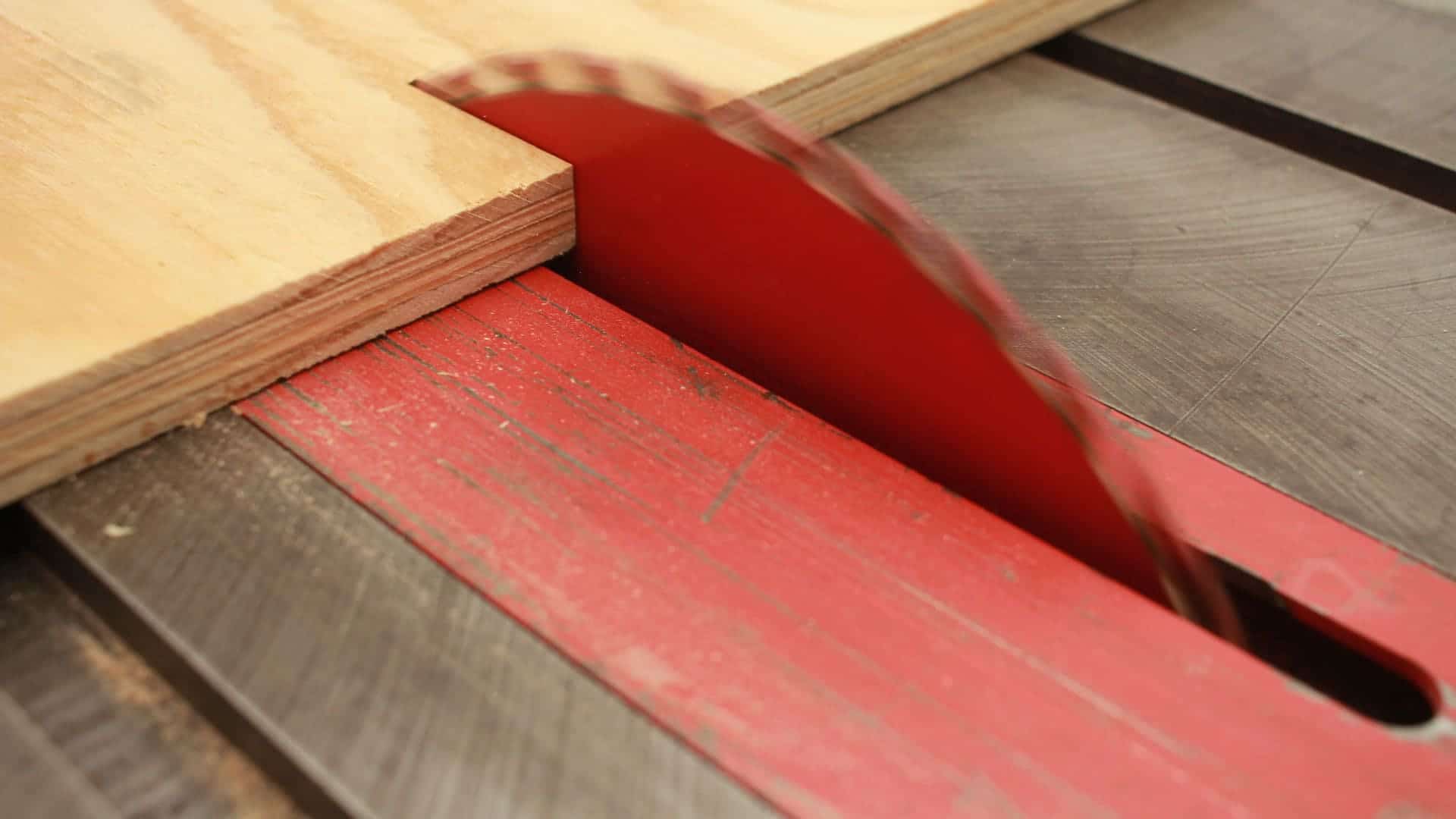 Xử lý gỗ plywood