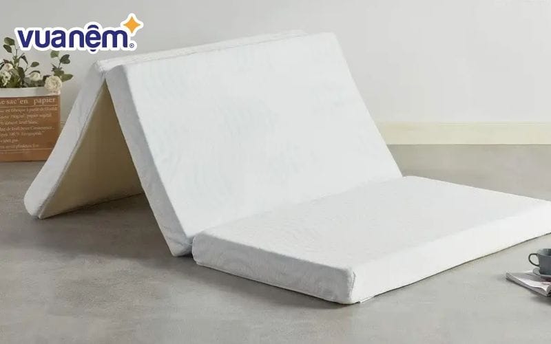 Lưu ý phơi khô nệm đúng cách để không gây hư hỏng nệm