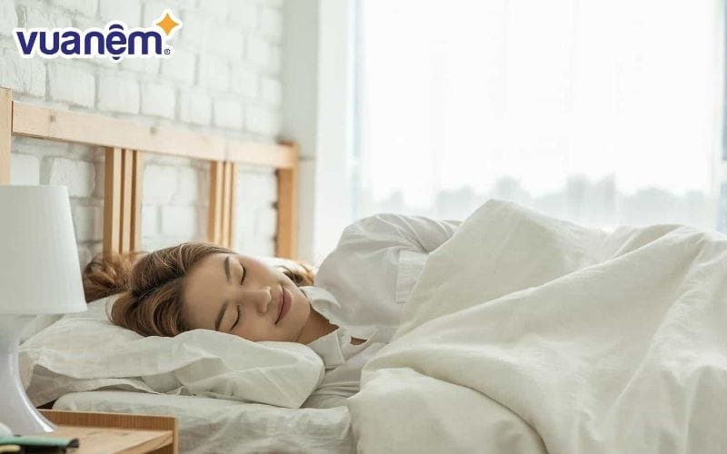 Ngủ thật ngon với chiếc nệm êm ái là cách để không buồn ngủ khi đi xe vào hôm sau