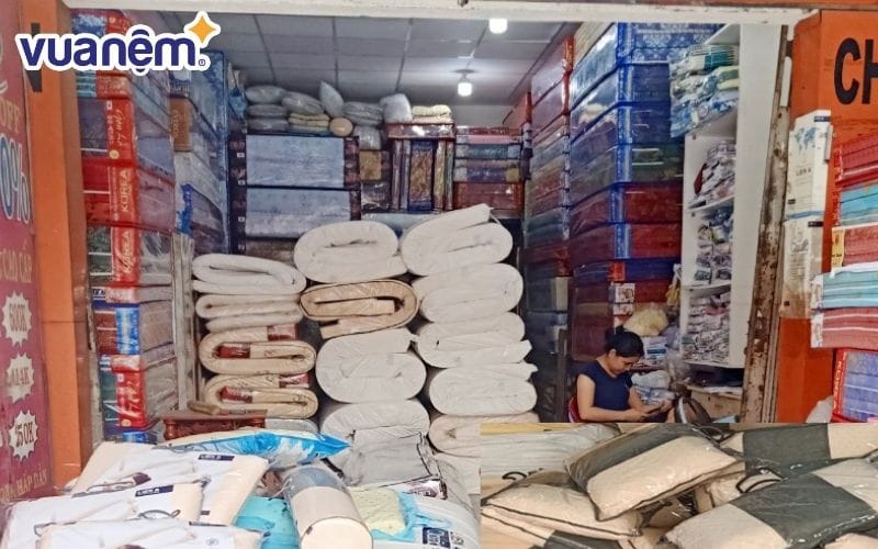 Đại lý nệm Lý Thế là địa chỉ quen thuộc của nhiều khách hàng tại Tân Phú