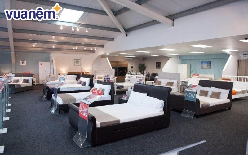 Các mẫu giường ngủ tại nội thất đồ gỗ Hưng Long