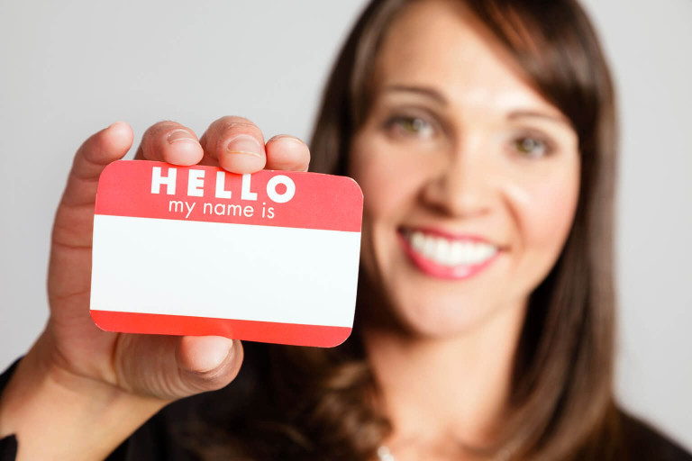 First name là gì? Hướng dẫn điền thông tin chính xác trên hồ sơ Vua Nệm