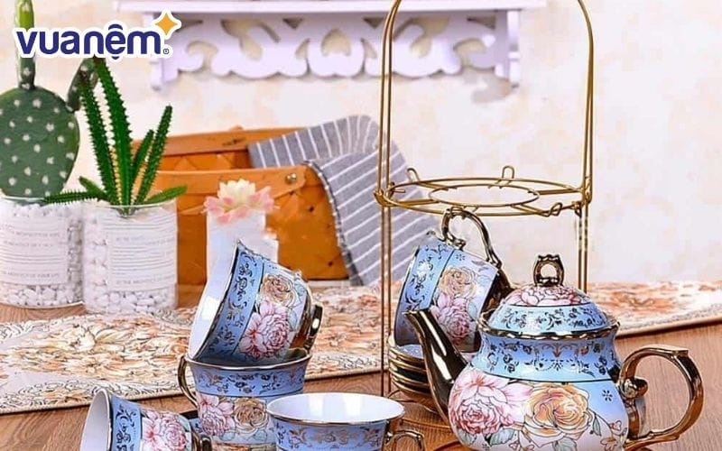 Tặng mẹ chồng ngay bộ ấm trà cao cấp