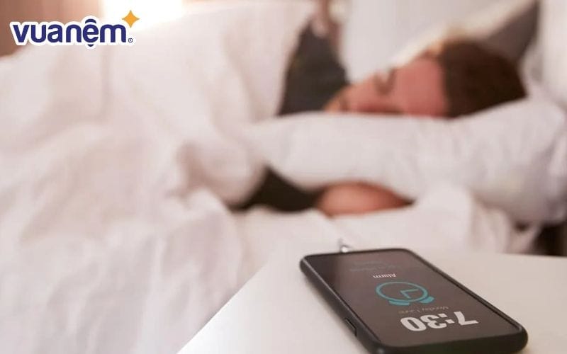 Sử dụng âm thanh tự nhiên để đặt báo thức