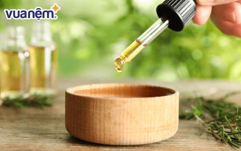 Trong tinh dầu tràm trà có các hoạt chất kháng khuẩn và chống viêm giảm sưng và nghẹt mũi